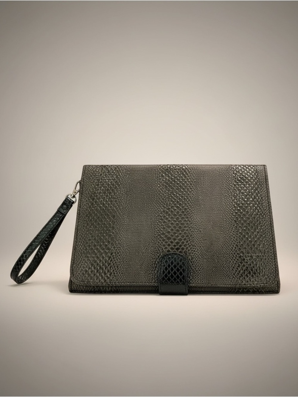 Vintage Traveler Clutch in Glossy Embossed Onyx Y2K - Picture 2 of 7